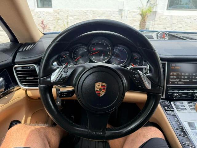 2015 Porsche Panamera 4