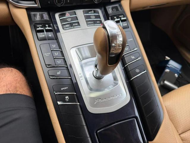 2015 Porsche Panamera 4