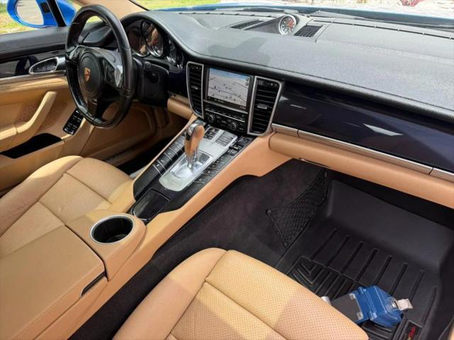 2015 Porsche Panamera 4