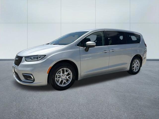 2023 Chrysler Pacifica Touring L for sale in Hillsboro, TX