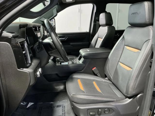 2025 GMC Sierra 2500HD 4WD Crew Cab Long Bed AT4