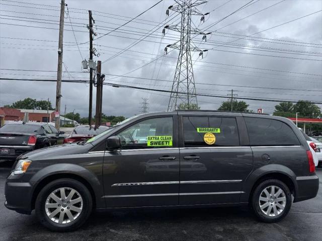 2016 Chrysler Town & Country Touring