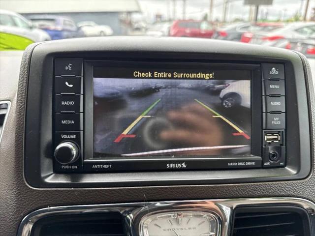 2016 Chrysler Town & Country Touring