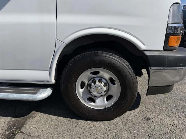 2024 Chevrolet Express Cargo Van RWD 2500 Regular Wheelbase WT