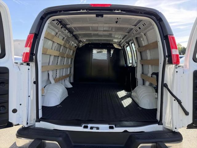 2024 Chevrolet Express Cargo Van RWD 2500 Regular Wheelbase WT