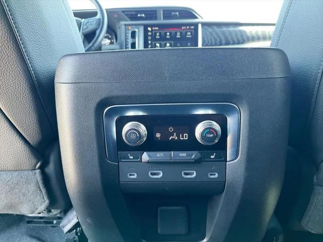 2023 GMC Yukon 4WD Denali
