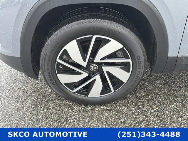 2025 Volkswagen Atlas 2.0T SE w/Technology