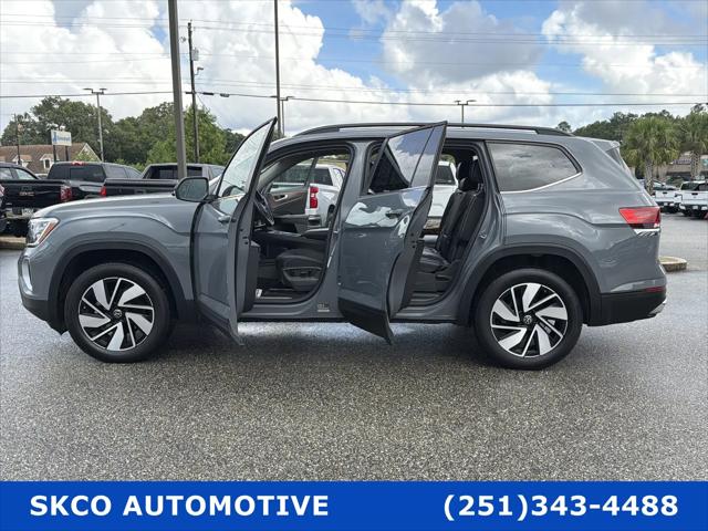2025 Volkswagen Atlas 2.0T SE w/Technology