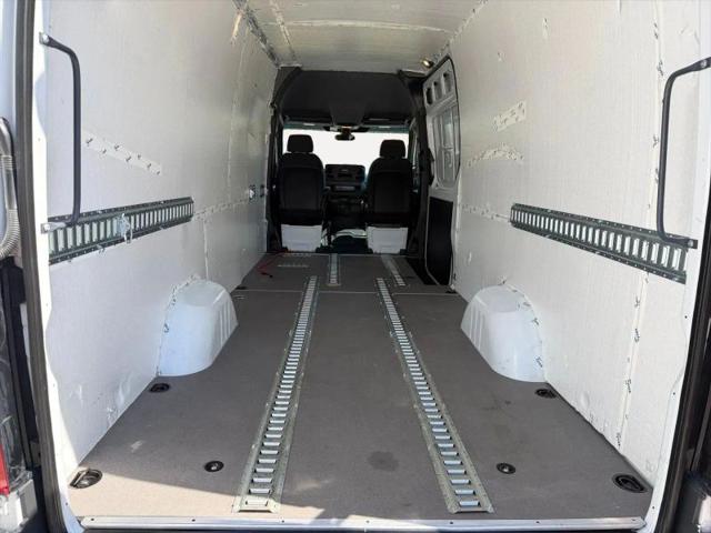 2022 Mercedes-Benz Sprinter 2500 High Roof I4