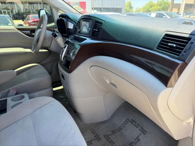 2016 Nissan Quest SV