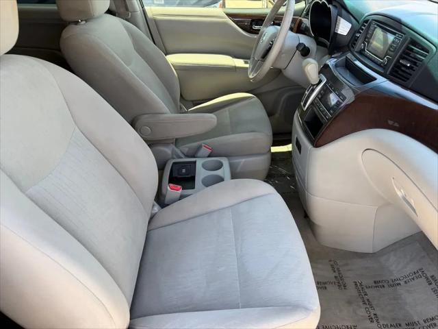 2016 Nissan Quest SV