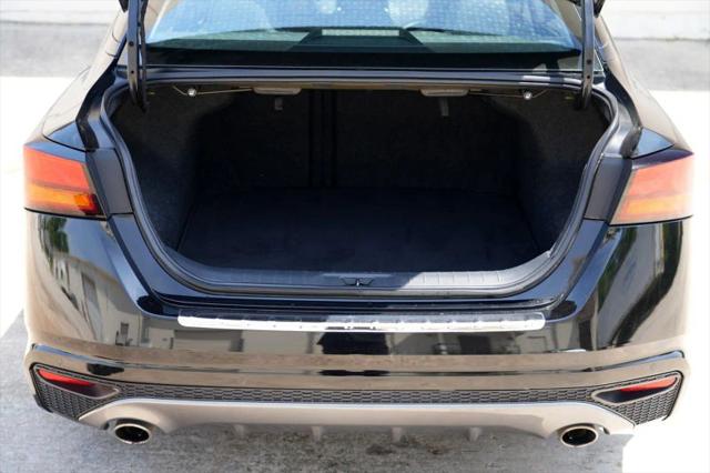 2022 Nissan Altima SR FWD