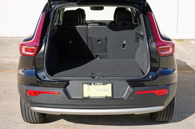 2023 Volvo XC40 B5 Core