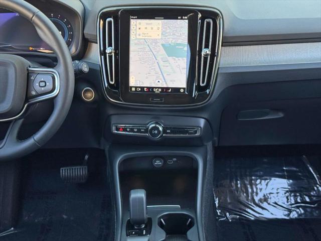 2023 Volvo XC40 B5 Core