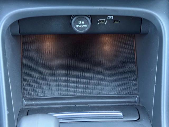 2023 Volvo XC40 B5 Core