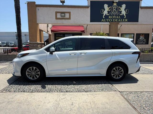 2023 Toyota Sienna XLE