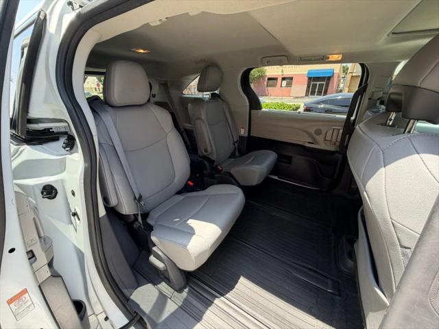 2023 Toyota Sienna XLE
