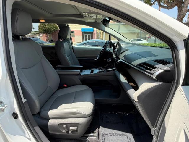 2023 Toyota Sienna XLE