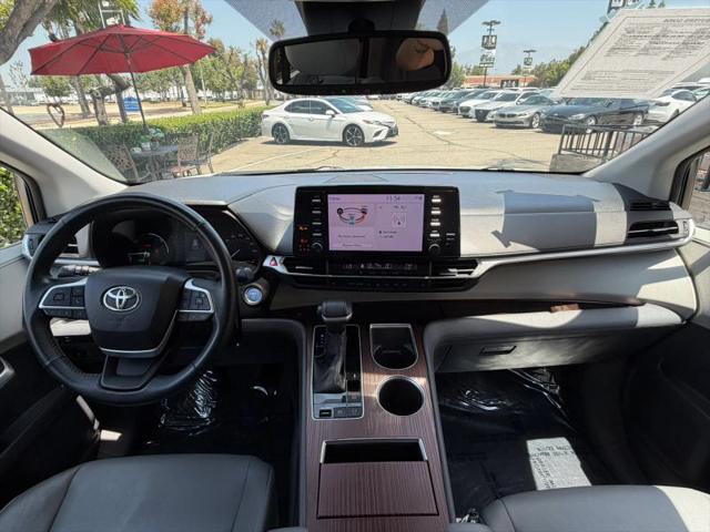 2023 Toyota Sienna XLE