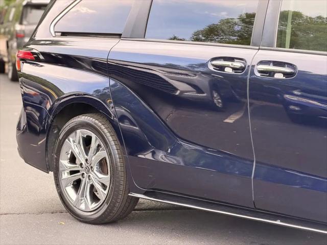 2024 Toyota Sienna Platinum