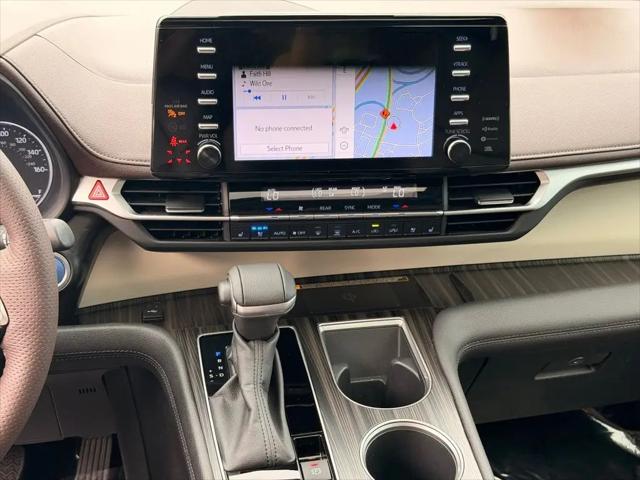 2024 Toyota Sienna Platinum