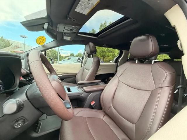 2024 Toyota Sienna Platinum