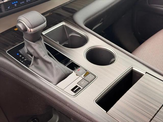 2024 Toyota Sienna Platinum