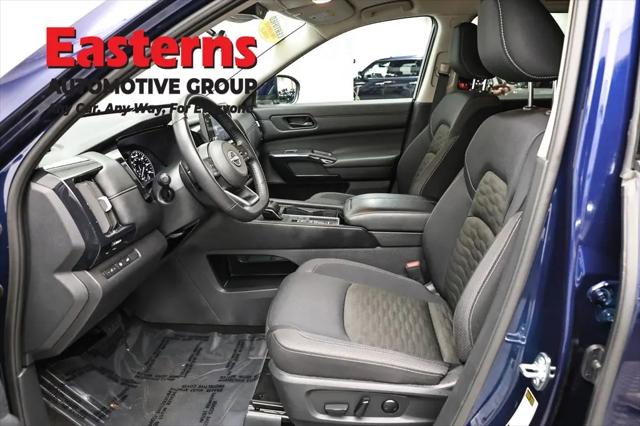 2025 Nissan Pathfinder SV FWD