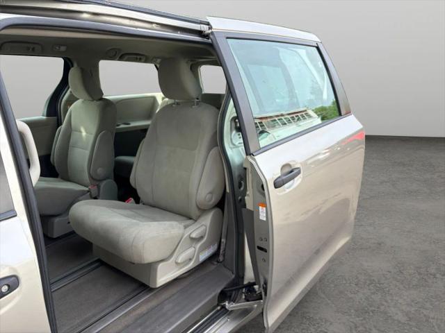2017 Toyota Sienna L 7 Passenger