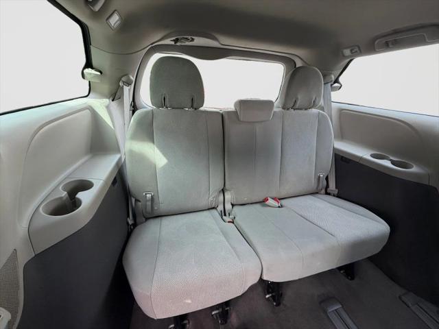 2017 Toyota Sienna L 7 Passenger