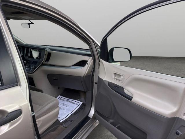 2017 Toyota Sienna L 7 Passenger