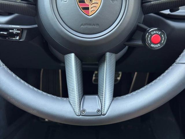 2025 Porsche 911 Carrera 4 GTS