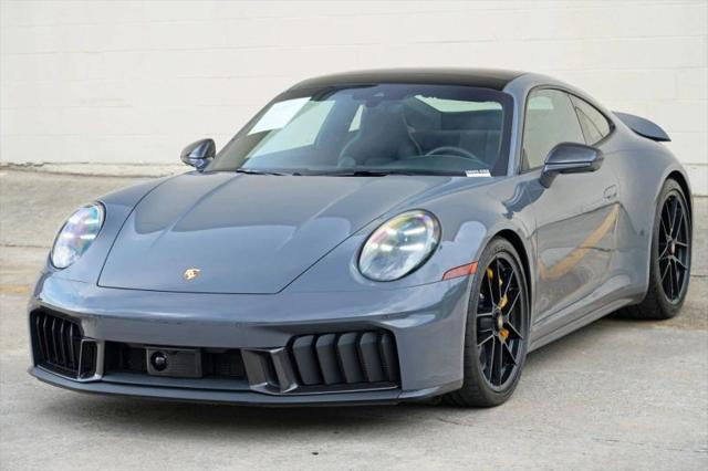 2025 Porsche 911 Carrera 4 GTS