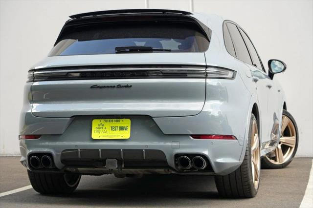 2024 Porsche Cayenne E-Hybrid Turbo