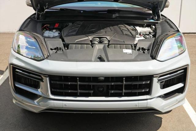 2024 Porsche Cayenne E-Hybrid Turbo
