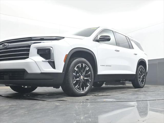 2026 Chevrolet Traverse FWD LT