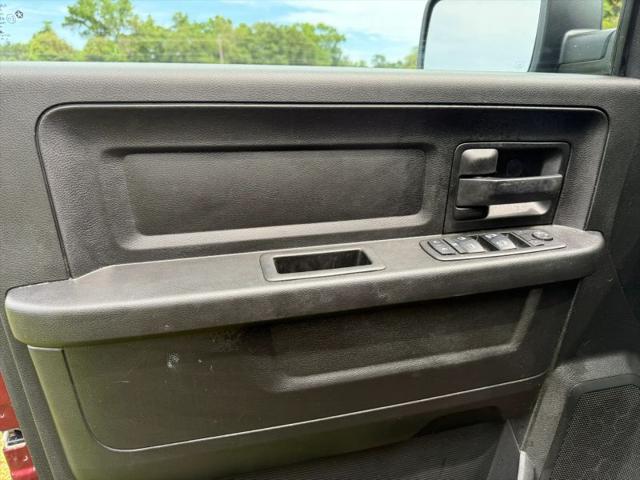 2019 Ram 1500 Classic Express Crew Cab 4x2 5'7" Box