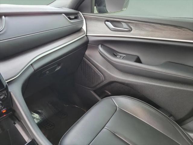 2025 Jeep Grand Cherokee L Limited 4x2
