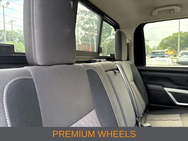 2024 Nissan Titan Crew Cab SV 4x2