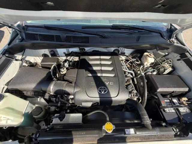 2017 Toyota Tundra SR5 5.7L V8