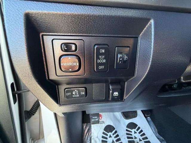 2017 Toyota Tundra SR5 5.7L V8