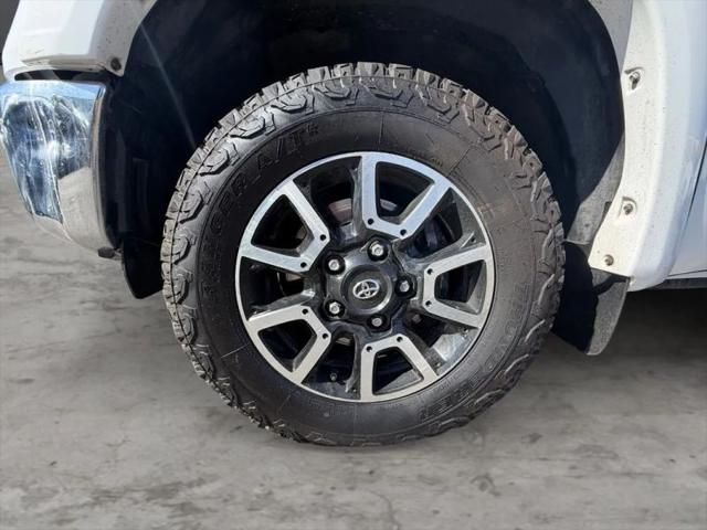 2017 Toyota Tundra SR5 5.7L V8
