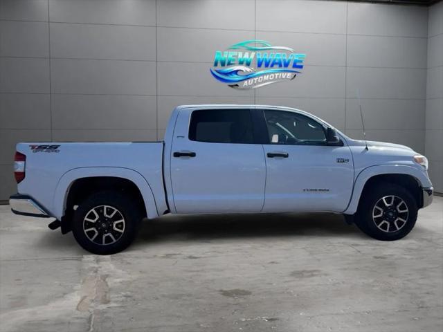 2017 Toyota Tundra SR5 5.7L V8
