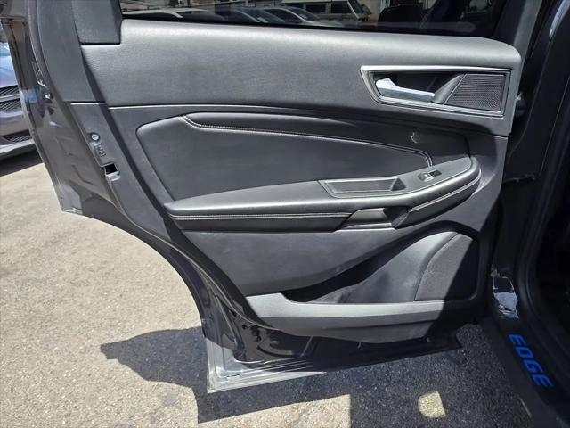 2021 Ford Edge Titanium