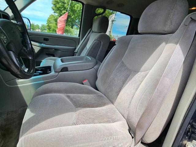 2005 Chevrolet Suburban LS