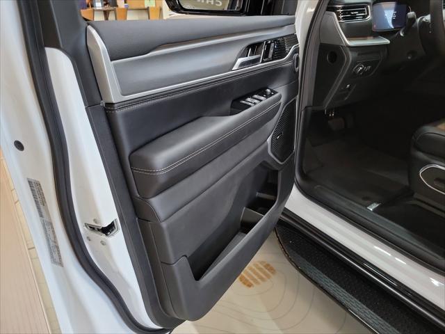 2026 Jeep Grand Wagoneer Upland 4x4