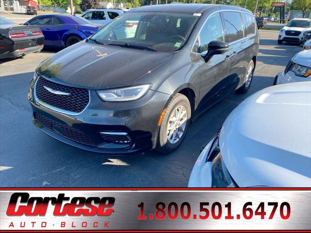 2023 Chrysler Pacifica Touring L for sale in Rochester, NY
