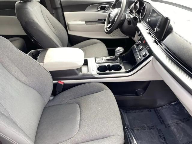2023 Kia Carnival MPV LX