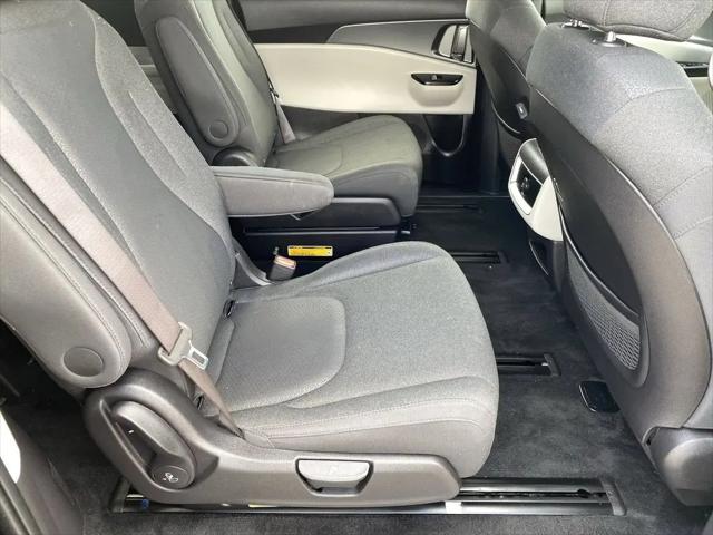 2023 Kia Carnival MPV LX
