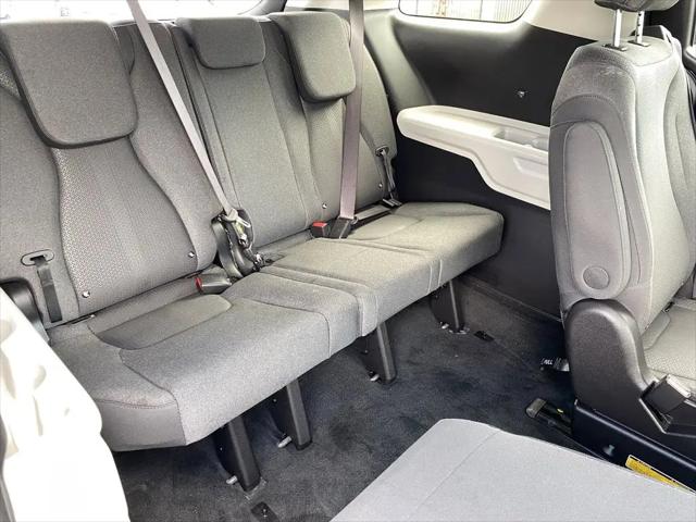2023 Kia Carnival MPV LX
